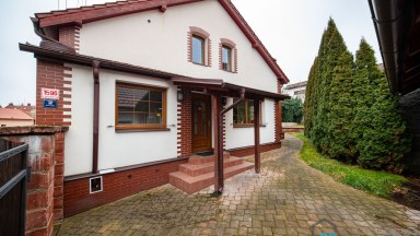 Prodej rodinného domu v centru Svitav s garáží a bazénem