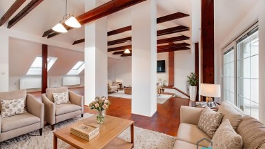 Prodej rodinného domu v centru Svitav s garáží a bazénem