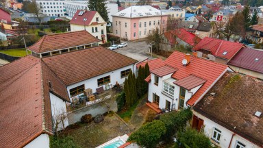 Prodej rodinného domu v centru Svitav s garáží a bazénem