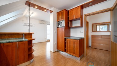 Prodej podkrovního bytu 4+kk a dvě garážová stání v Olomouci