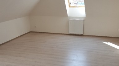 Pronájem podkrovního bytu 1+kk v centru Svitav